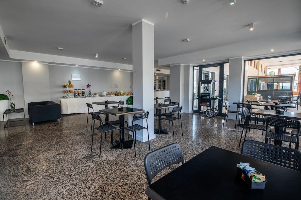 Hotel De Plam Olbia Eksteriør billede