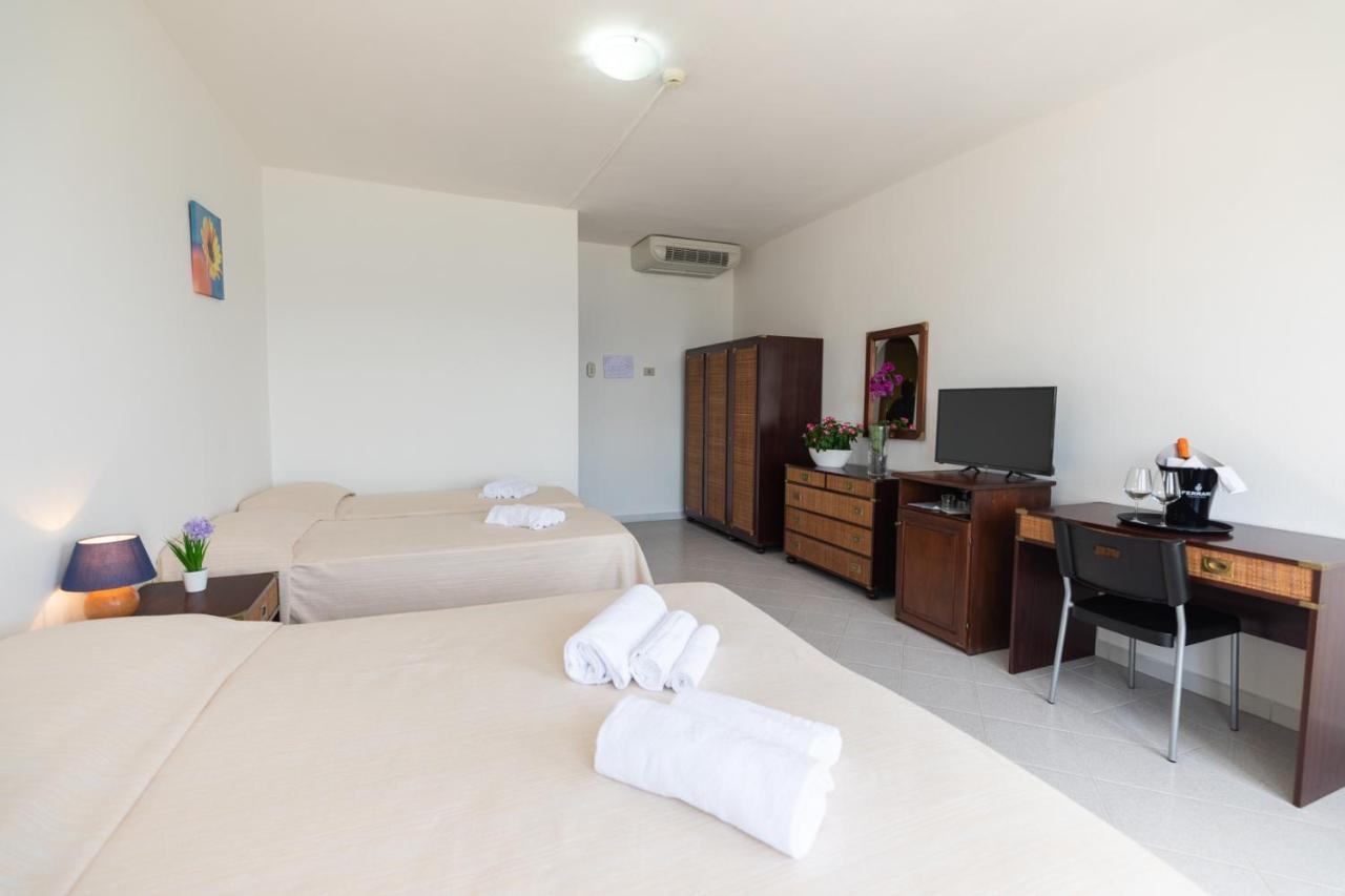 Hotel De Plam Olbia Eksteriør billede