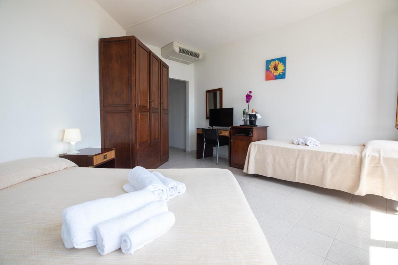 Hotel De Plam Olbia Eksteriør billede